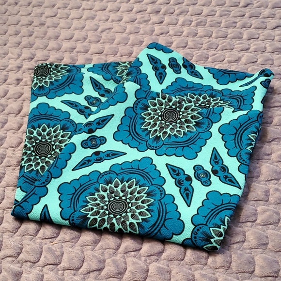 Beautiful LulaRoe Skirt - Picture 4 of 4